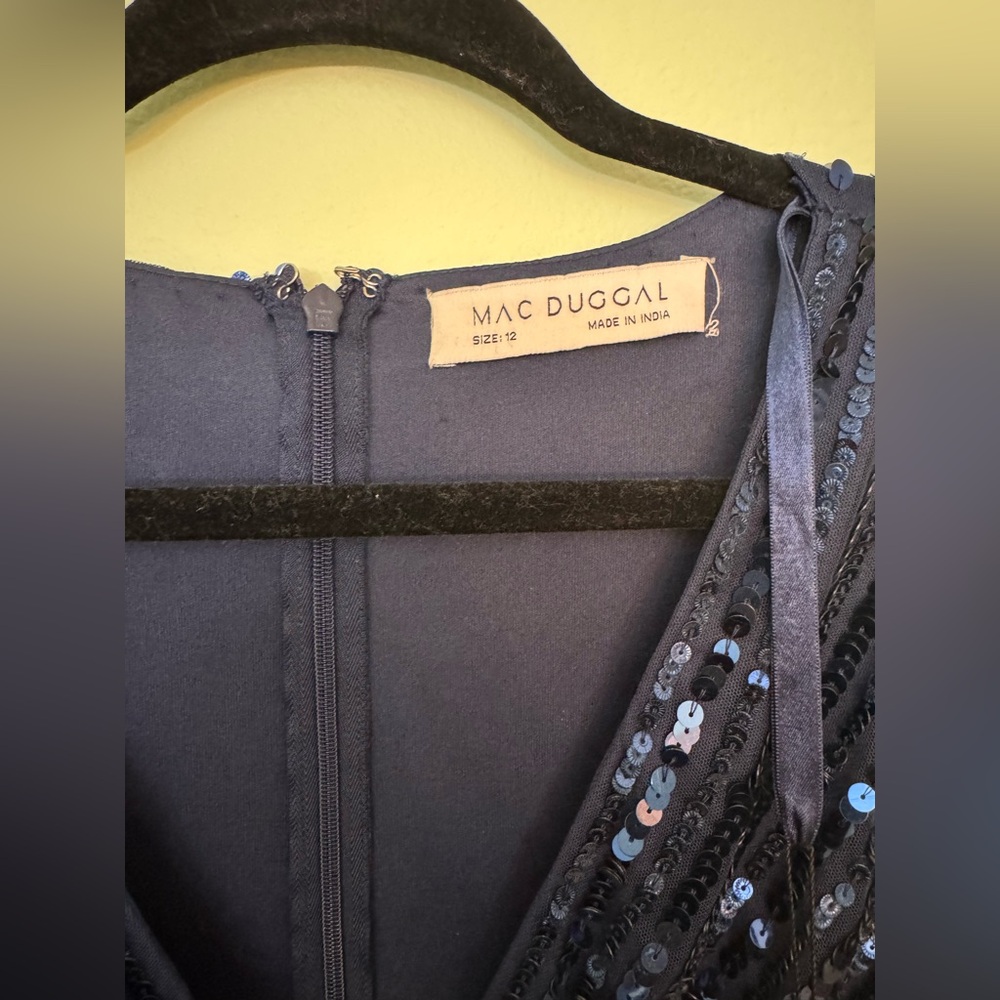 MAC DUGGAL 5509 DRESS size 12 sequin gown - Picture 7 of 9